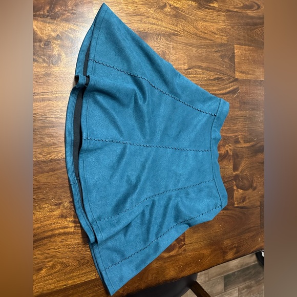 Francesca’s dark teal skirt. - Picture 1 of 3